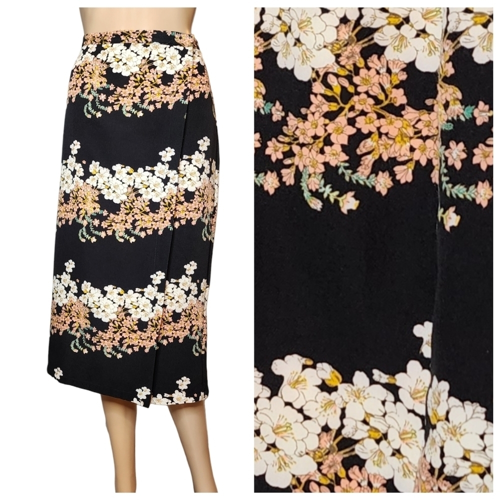 DownEast midi wrap zip floral skirt. Size medium.โ